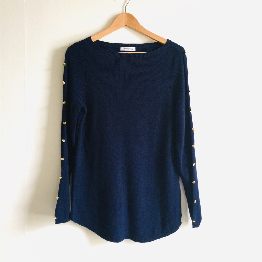 NWOT sweater with soft gold button along sleeves